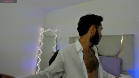 Snapshot of xander_tay chatting on 01.03.25 ISSANDER online show from 01.03.25