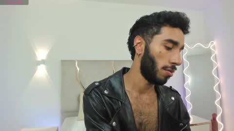 Snapshot of xander_tay chatting on 01.07.25 ISSANDER online show from 01.07.25