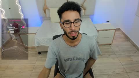 Snapshot of xander_tay chatting on 01.16.25 ISSANDER online show from 01.16.25