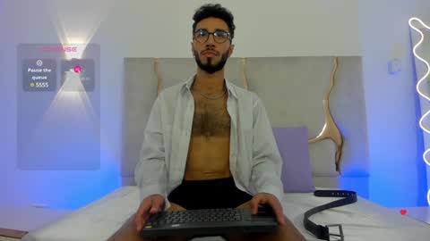 Snapshot of xander_tay chatting on 01.21.25 ISSANDER online show from 01.21.25