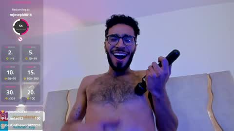 Snapshot of xander_tay chatting on 01.25.25 ISSANDER online show from 01.25.25