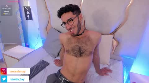 Snapshot of xander_tay chatting on 03.11.25 ISSANDER online show from 03.11.25