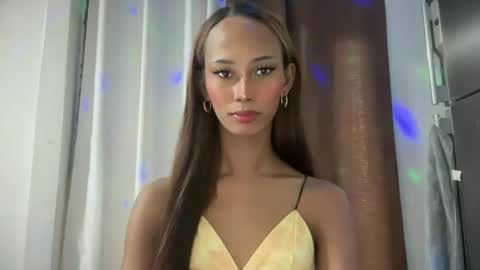 Snapshot of xandraluxe_xoxo chatting on 11.23.25 Cassandra online show from 11.23.25