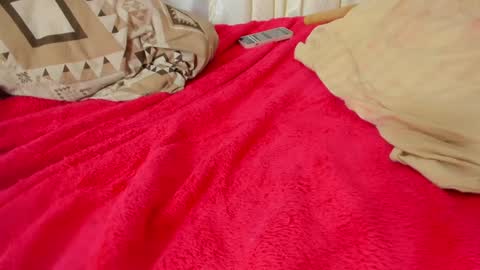       S A R A      100K followers online show from 12.19.24