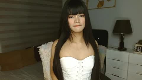 Snapshot of xasian_dollx chatting on 06.27.26 ELLA online show from 06.27.26