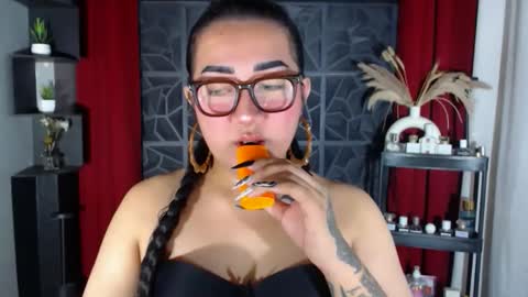 Nira   NOT INTO CHEAP GUYS  online show from 10.09.25