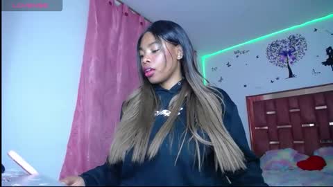 Snapshot of xayunrin chatting on 10.21.25 xayu online show from 10.21.25