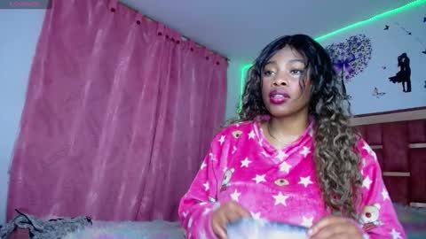 Snapshot of xayunrin chatting on 10.22.25 xayu online show from 10.22.25