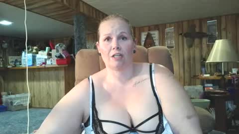 Snapshot of xbeautifulxliex chatting on 05.29.26 xbeautifulxliex online show from 05.29.26