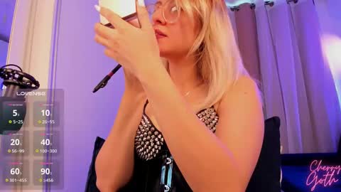 Snapshot of xcherrygoth chatting on 10.13.25 Cherry Goth online show from 10.13.25