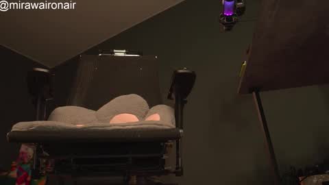 Snapshot of xcummingxsoonx chatting on 02.18.26 MIRA online show from 02.18.26