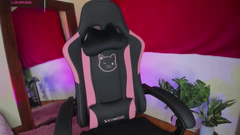 Kanae. online show from 10.15.25