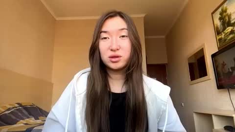 Mia online show from 03.12.26