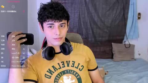 Snapshot of xhans17 chatting on 11.18.25 xhan online show from 11.18.25