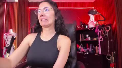 XiaQueen   I M online show from 11.15.25