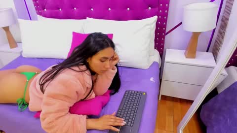 Snapshot of ximena_vasquez8 chatting on 03.07.25 Xime online show from 03.07.25