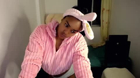 xiomy winklar online show from 12.23.24