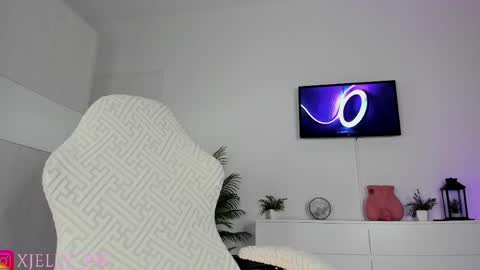 Snapshot of xjelly_piee chatting on 06.06.26 Charisma online show from 06.06.26