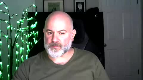 Snapshot of xjohnniex77 chatting on 12.17.25 MrSlowBurn77 online show from 12.17.25