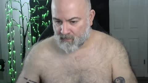 Snapshot of xjohnniex77 chatting on 01.10.26 MrSlowBurn77 online show from 01.10.26