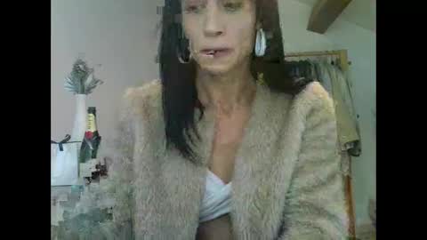 Snapshot of xlecram chatting on 11.01.25 Wendy online show from 11.01.25