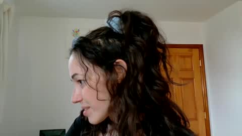 Mia online show from 02.28.25