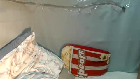 Maxie online show from 12.22.25