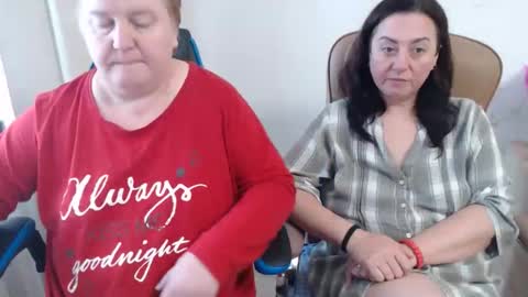 XMollyJaneX online show from 11.13.25