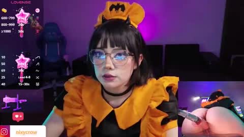 Snapshot of xnixycrow11 chatting on 10.16.25 Nixy Crow online show from 10.16.25