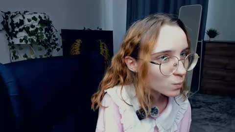 Kylie  online show from 09.11.25