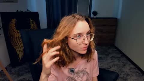 Kylie  online show from 09.15.25