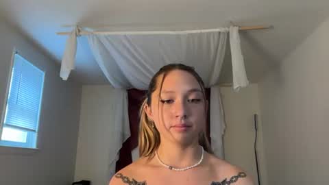 Snapshot of xo_valkyrie_xoxo chatting on 07.18.26 xo_valkyrie_xoxo online show from 07.18.26