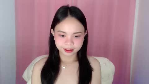 Snapshot of xo_worth_it chatting on 04.22.26 nathalie online show from 04.22.26
