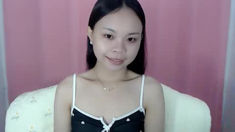 Snapshot of xo_worth_it chatting on 04.27.26 nathalie online show from 04.27.26