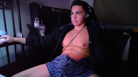 Snapshot of xoalejandroxo6 chatting on 02.02.25 xoalejandroxo6 online show from 02.02.25
