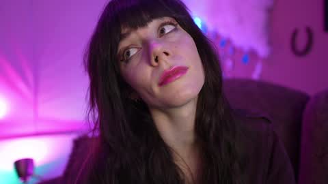 Bella Bondai online show from 12.02.24
