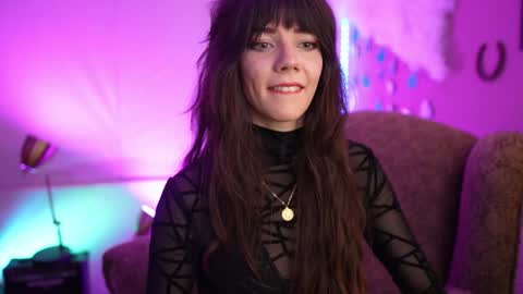 Bella Bondai online show from 12.04.24