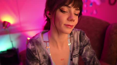 Bella Bondai online show from 12.11.24