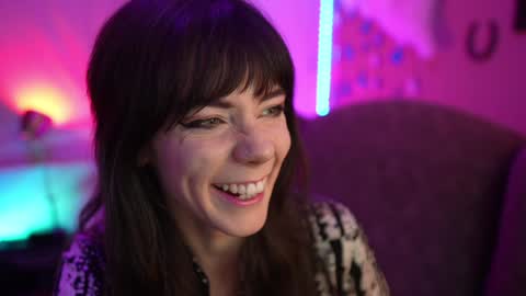 Bella Bondai online show from 12.15.24