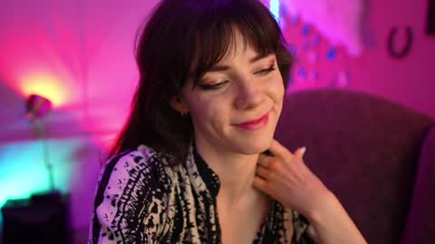 Bella Bondai online show from 12.15.24
