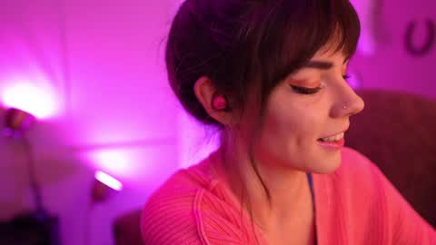 Bella Bondai online show from 12.17.24
