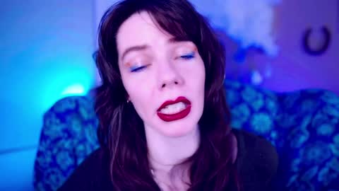 Snapshot of xobondaixo chatting on 10.20.25 Bella Bondai online show from 10.20.25