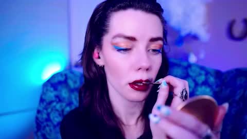 Snapshot of xobondaixo chatting on 10.24.25 Bella Bondai online show from 10.24.25