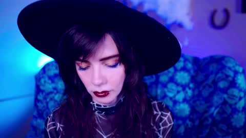 Snapshot of xobondaixo chatting on 10.26.25 Bella Bondai online show from 10.26.25