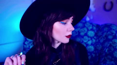 Snapshot of xobondaixo chatting on 10.27.25 Bella Bondai online show from 10.27.25