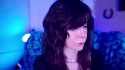 Bella Bondai online show from 11.19.25