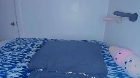 Rae  online show from 02.08.25