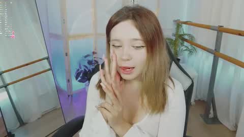 Snapshot of xohanna chatting on 09.26.25 Milana online show from 09.26.25