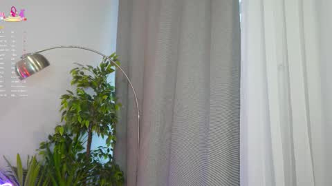 Snapshot of xohanna chatting on 10.16.25 Milana online show from 10.16.25