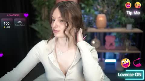 Snapshot of xoxo_molly chatting on 11.11.25 xoxo_molly online show from 11.11.25